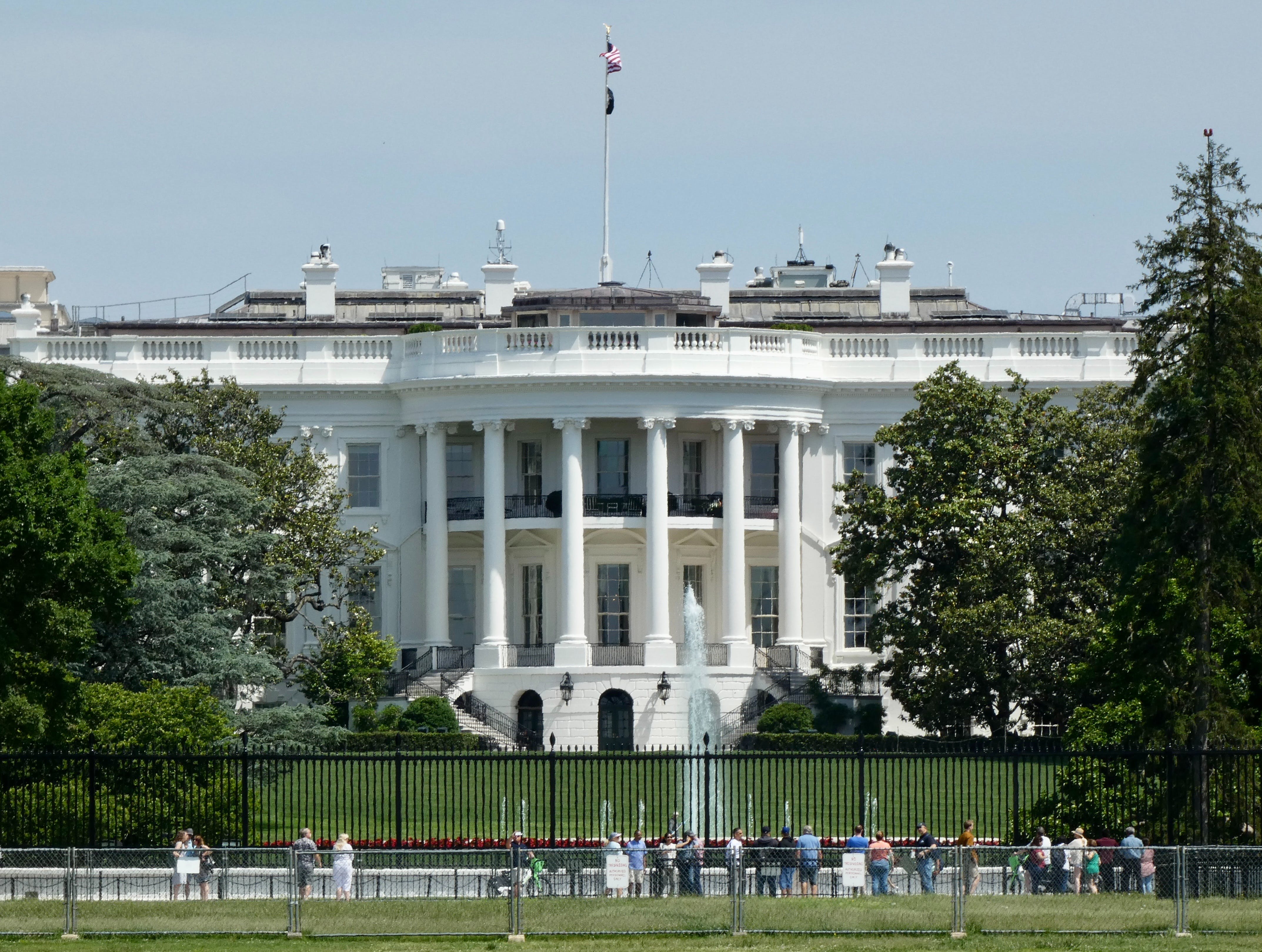 Photo showing the White House in Washington, D.C.