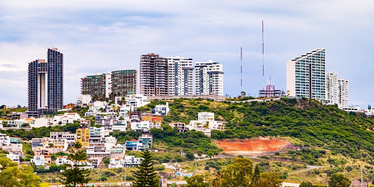 Partnership plans fiber routes that will connect Dallas to Mexico through Eagle Pass data center