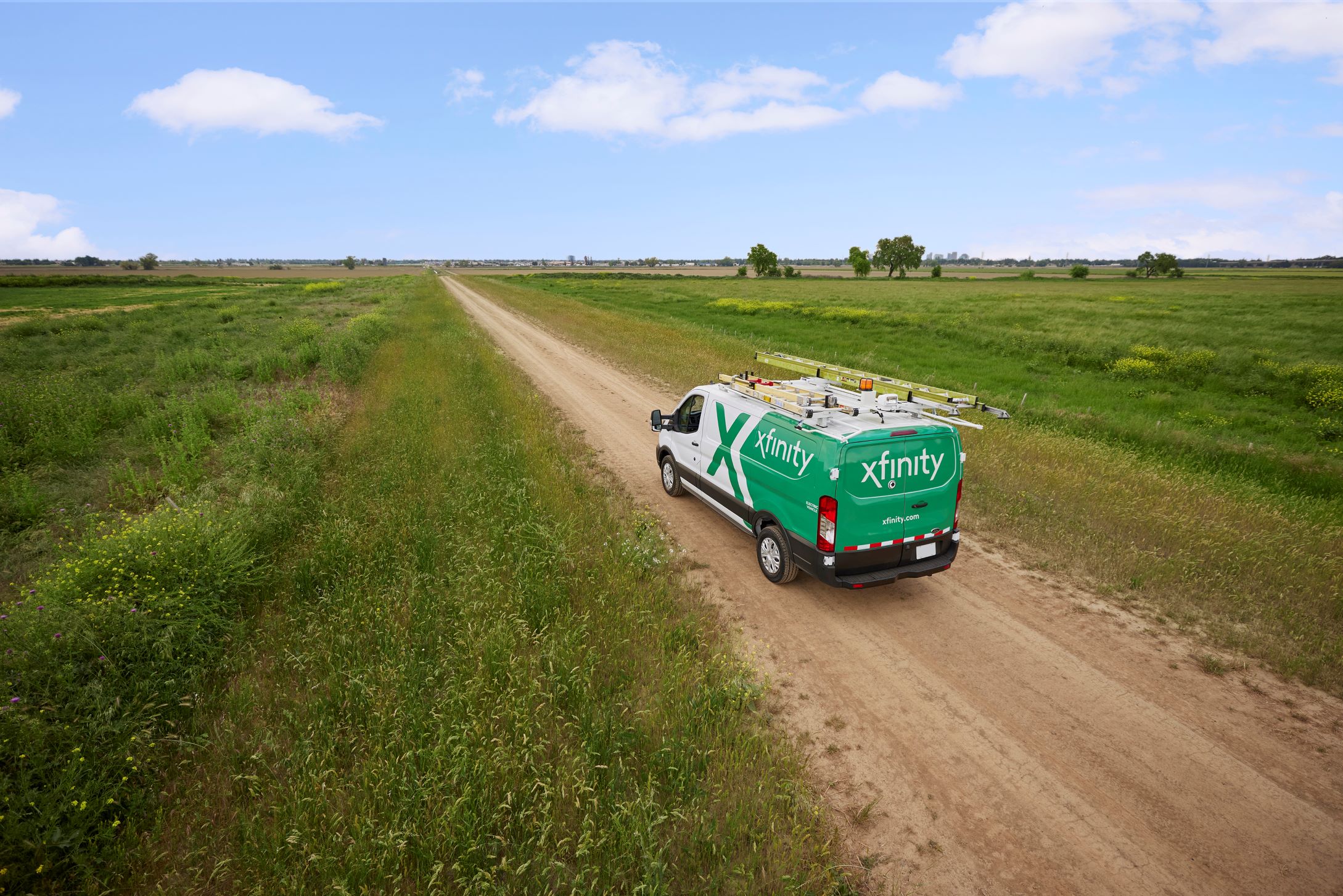 Comcast signs Indiana agreements, announces joint investment