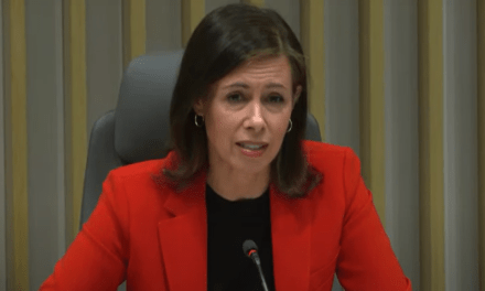 FCC chairwoman announces intention to leave office