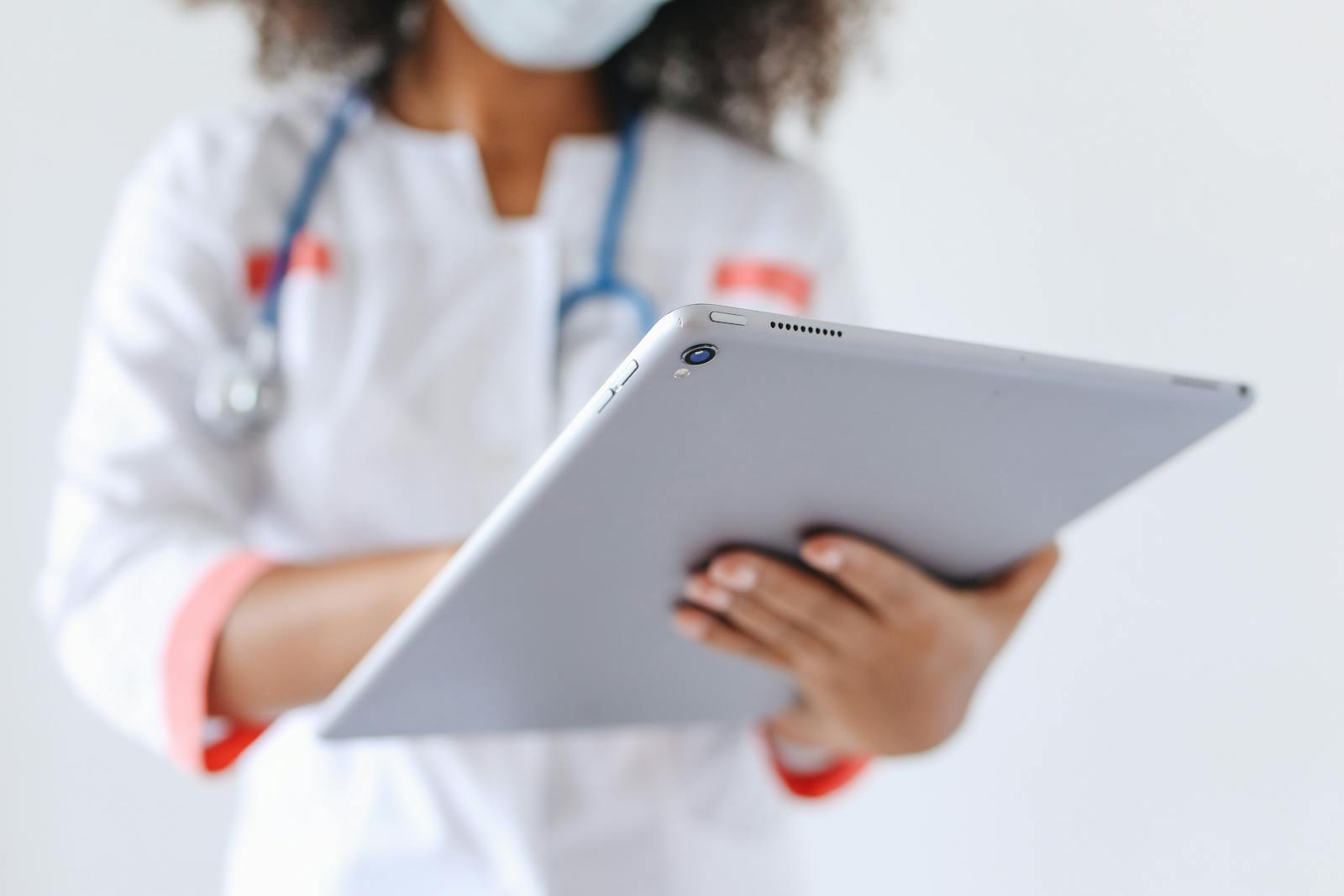 Digital telehealth access can improve health outcomes, according to Sara Raza, a clinical fellow at the Center for Health Law and Policy Innovation of Harvard Law School.