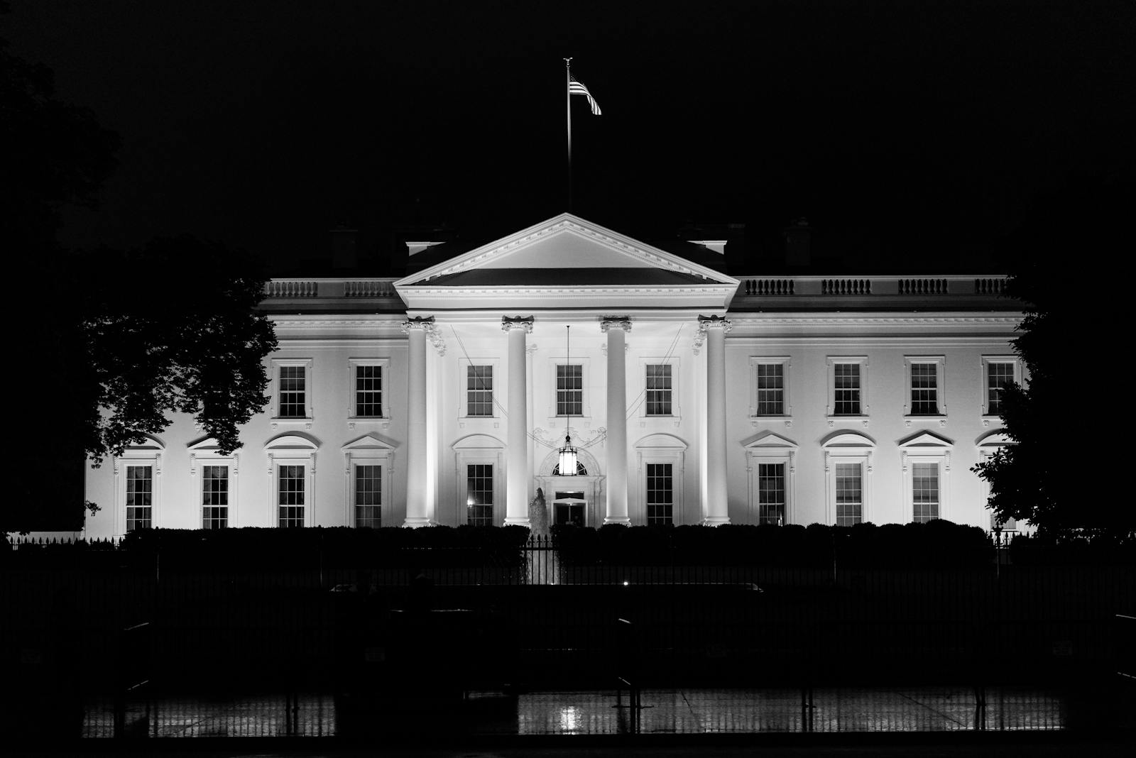 A presidential memorandum directs agencies to "apply modern technologies" in the interests of efficiently evaluating environmental permits.