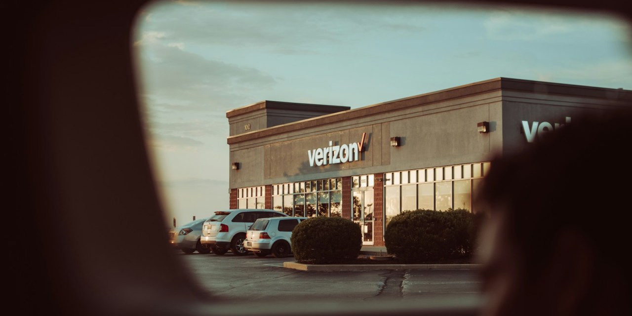 Report: Verizon plans to cut 15,000 jobs