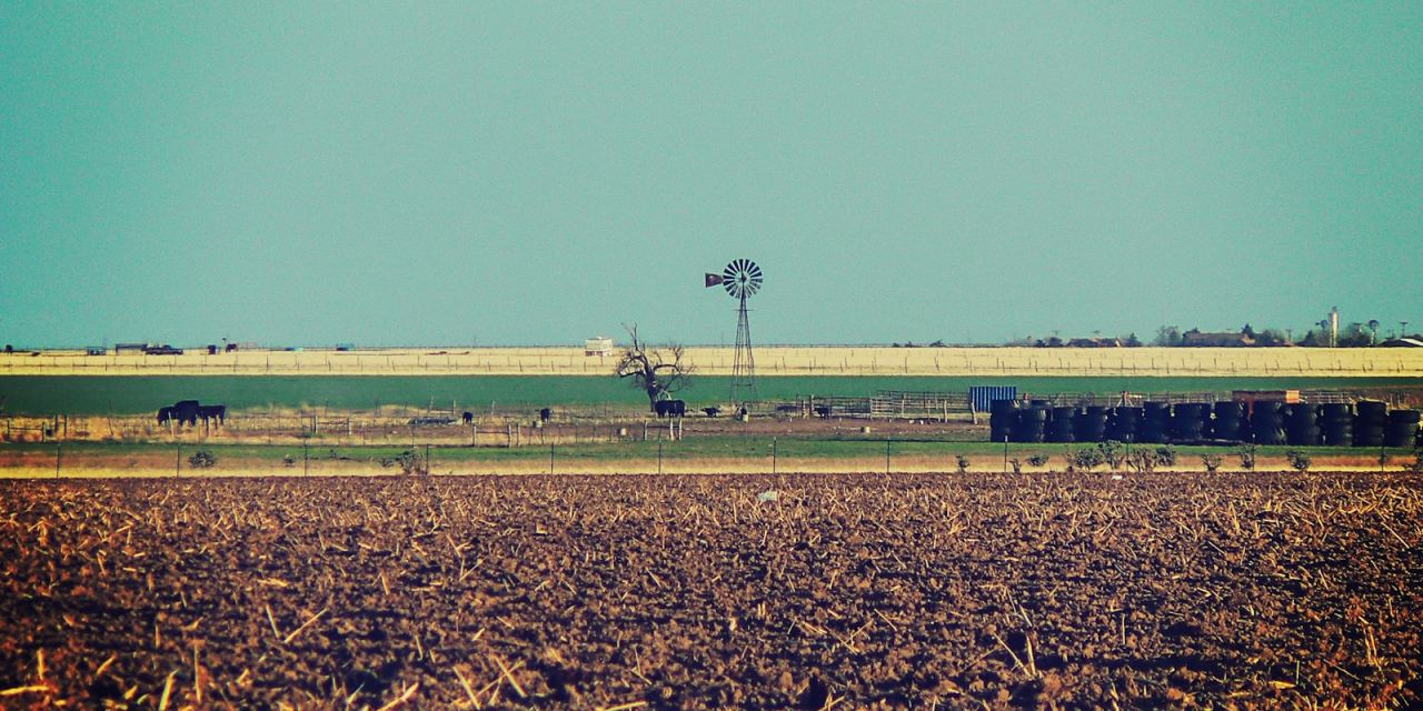 Over 1,100 miles of dark fiber to link AI hubs in Texas and beyond