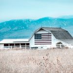 white grey wooden U.S.A barn during daytime