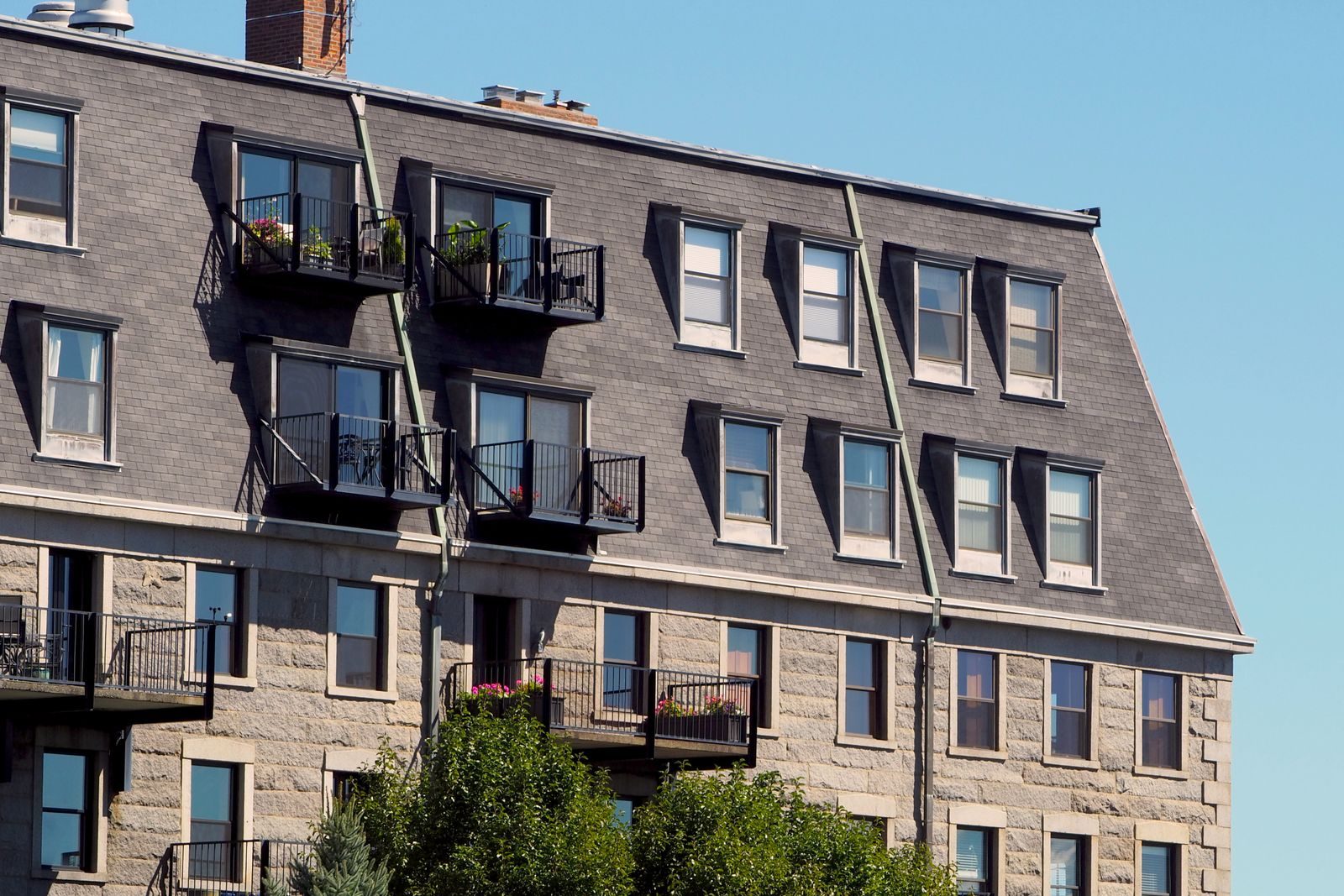 Charming historic building in Boston, showcasing classic architecture with city flair.