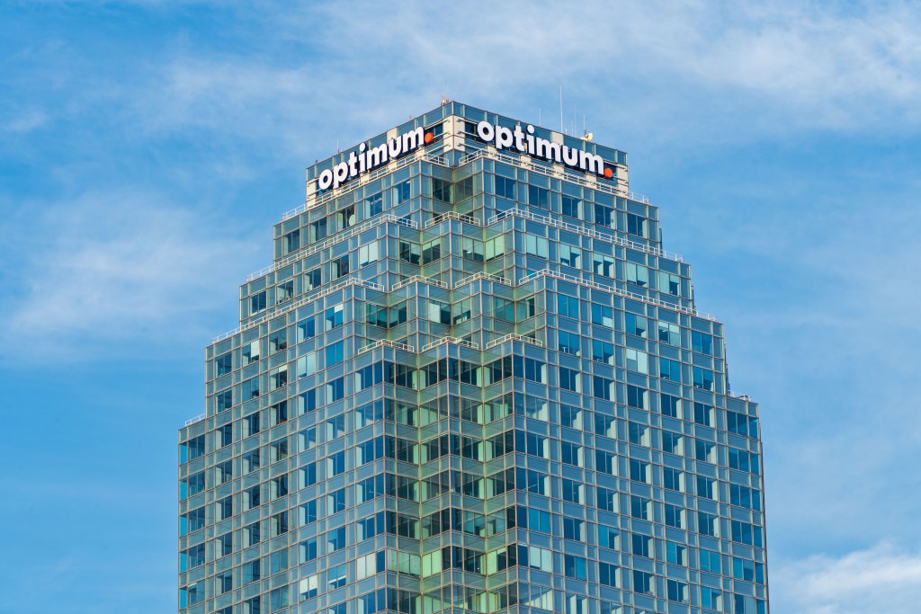 Optimum cuts broadband losses in Q2 with sequential rebound