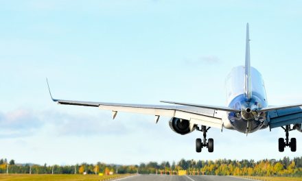 Severed fiber line causes major flight delays in Northeast